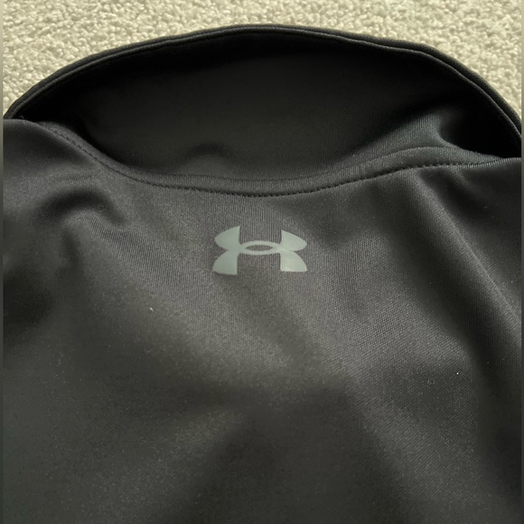 Under Armour Performance Polo Shirt. Black. Size Youth XL - Picture 4 of 6